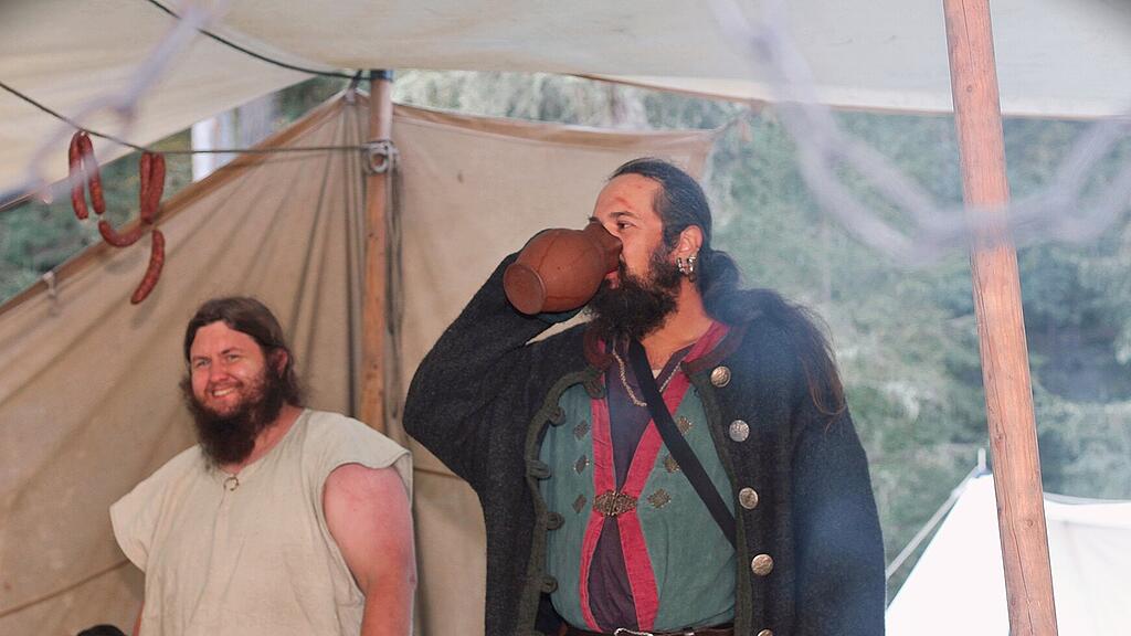 Mittelalterfest auf Burg Finstergr\u00fcn