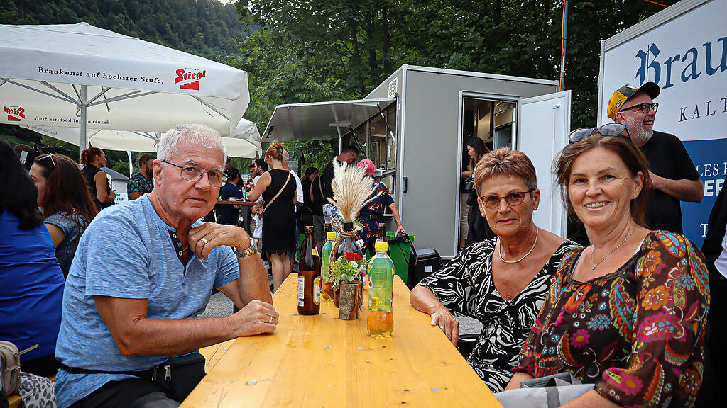 "Hons Wurscht" W\u00fcrstelstand Hallein