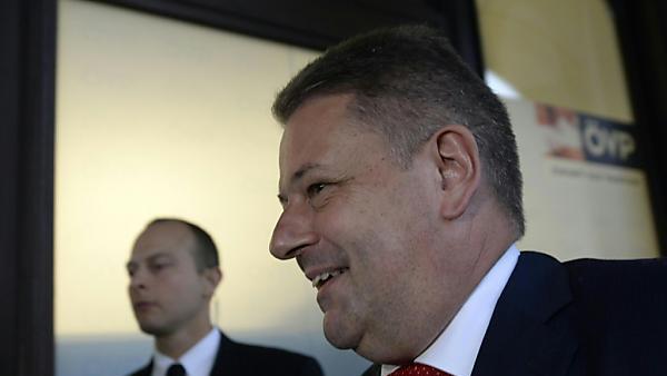 Minister will offenere Verhandlungen