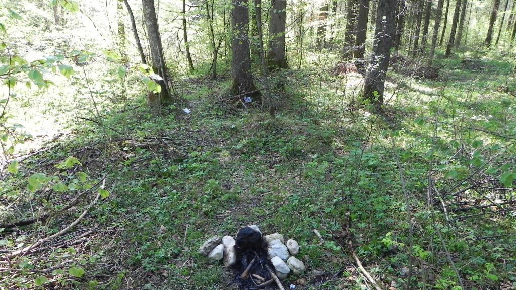 Strubklamm: Müllberge & Feuerstellen