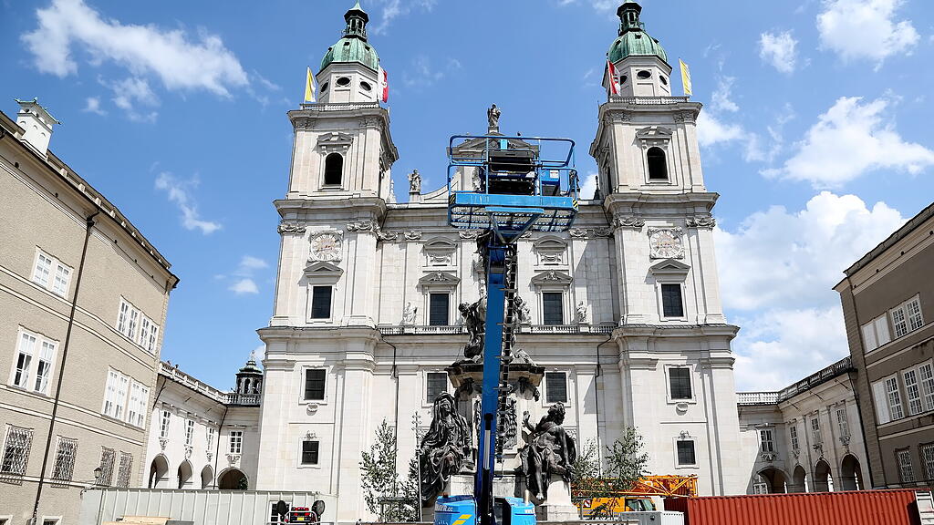 20230609_fmt_Der_Aufbau_der_Jedermann-Bühne_hat_begonnen_KJ003.JPG