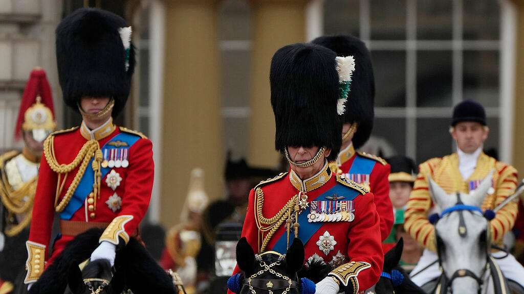 "Trooping the Colour"-Parade für Charles