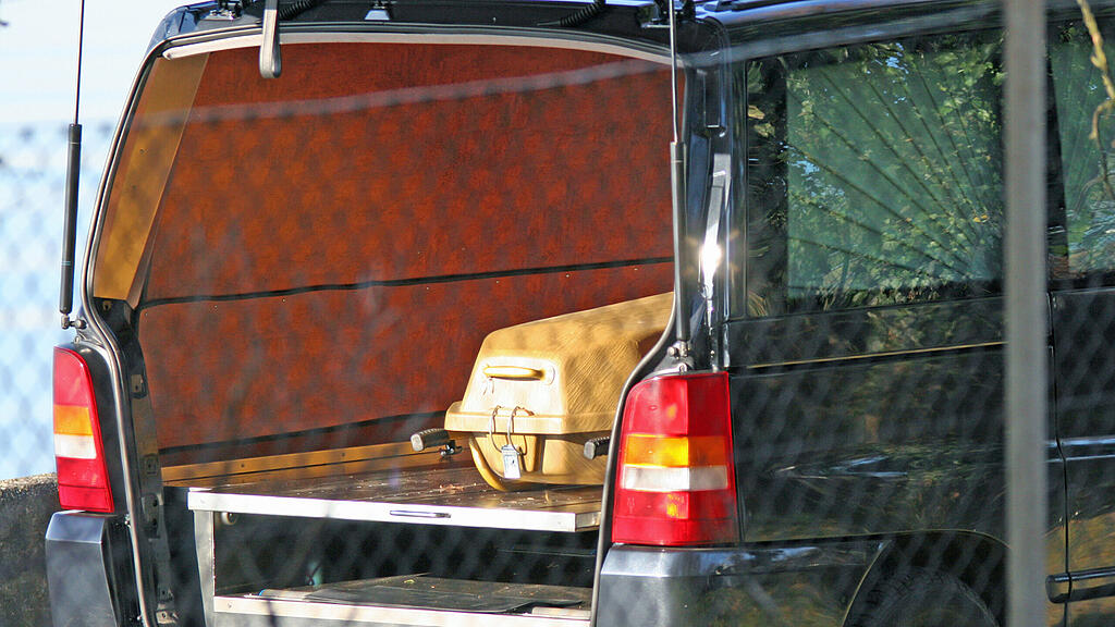Sarg, Tot, Tod, Leichenwagen