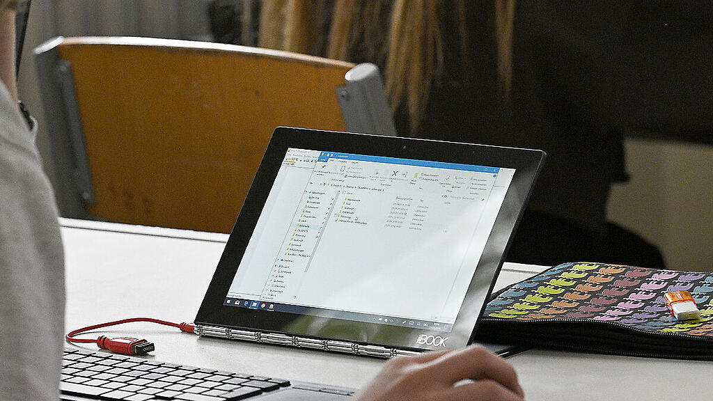 Günstige Laptops für Schüler