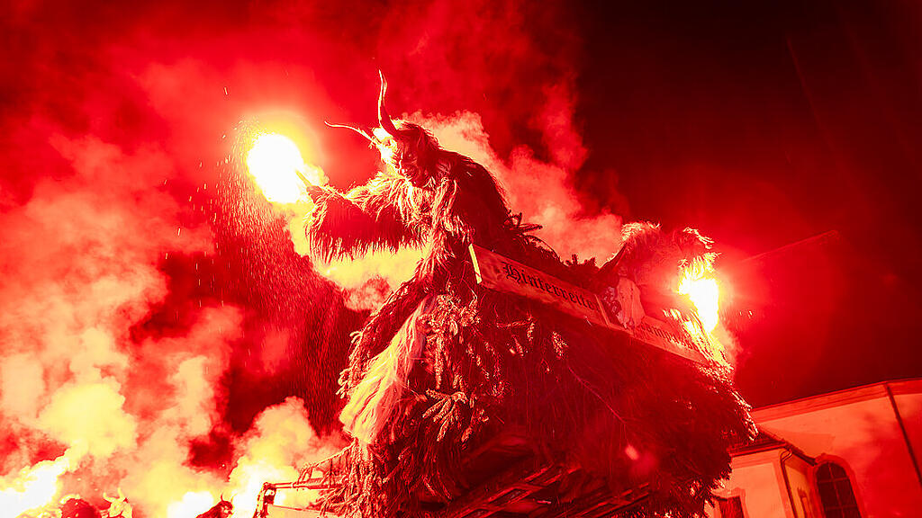 Krampuslauf im Ortszentrum, Großgmain