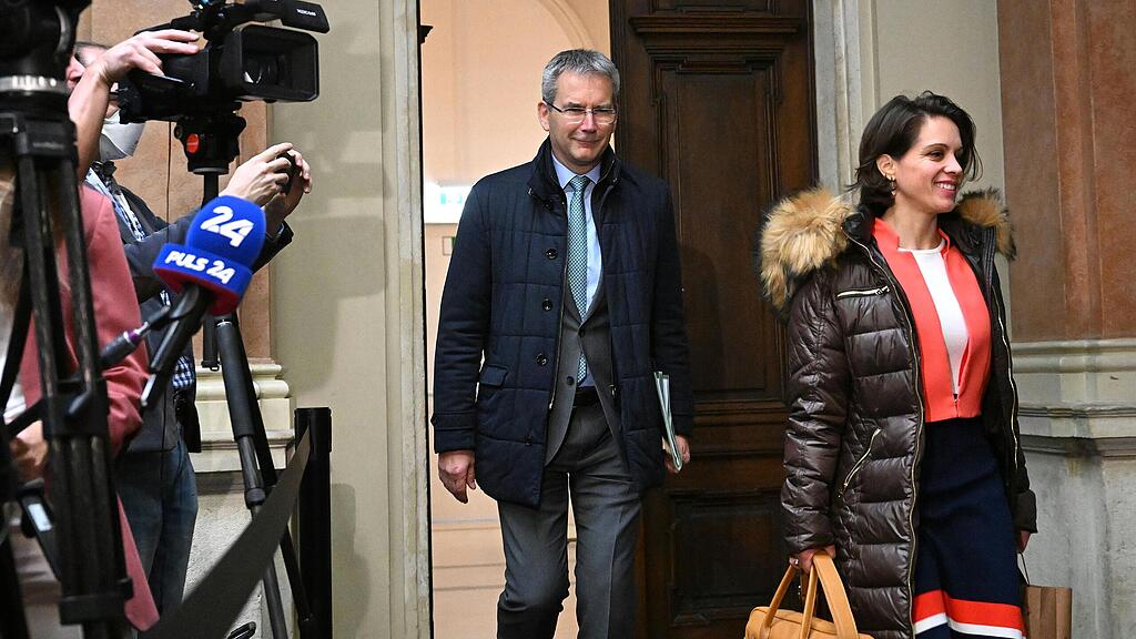 Kurz-Prozess: L\u00f6ger im Zeugenstand