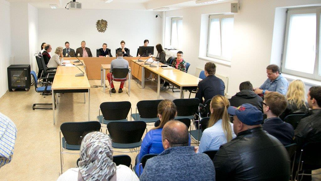 13-Jährige von "Ehemann" geschwängert: Prozess in Salzburg, II