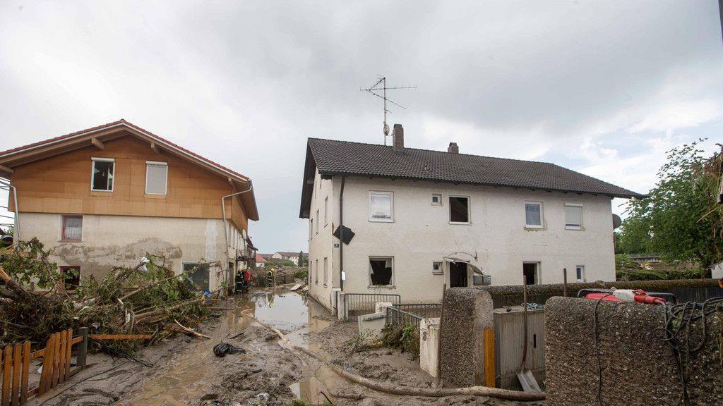 Aufräumarbeiten in Simbach