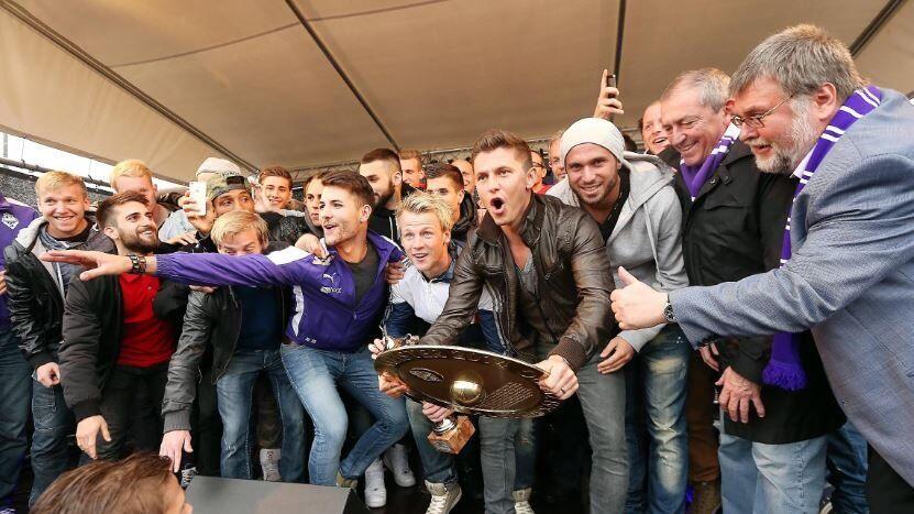 Nach dem Spiel feierten Spieler und Fans der Salzburger Austria den Meistertitel der Regionalliga West.