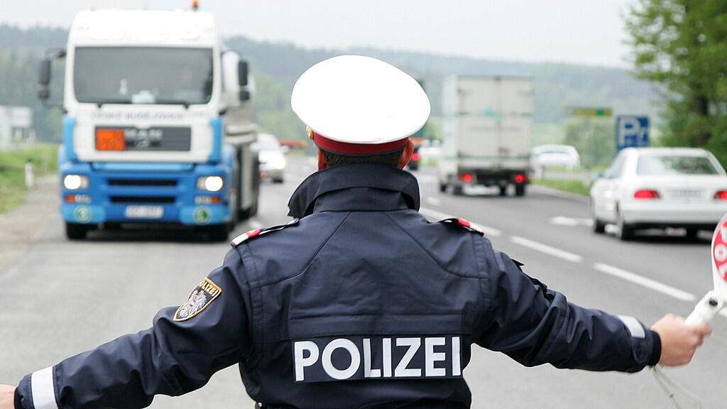 symb_lkw symb_polizist symb_verkehr