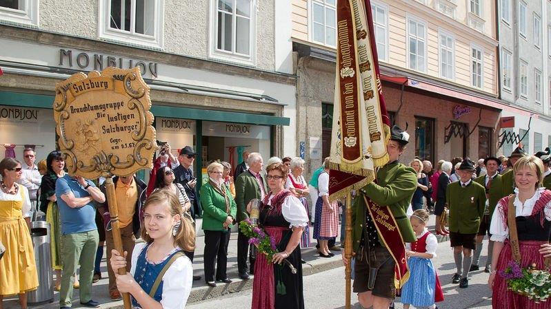 Dult: Umzug durch die Stadt