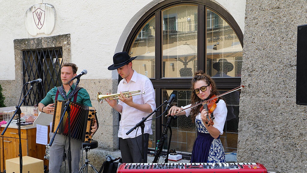 "Musik & Circus"