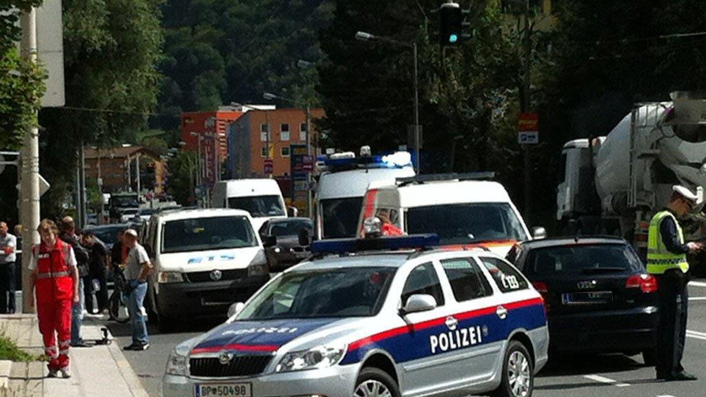 Radfahrerin von Lkw überrollt