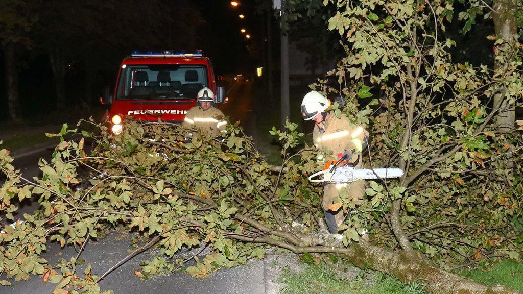 Sturm: Feuerwehren in Salzburg im Großeinsatz
