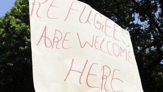 Demo gegen Abschiebung der Flüchtlinge vor Wiener Servitenkloster