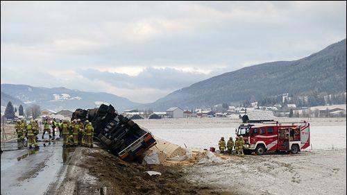 Lkw-Unfall auf B96 in Unterberg