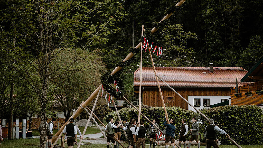 Eglseer Maibaumsetzen
