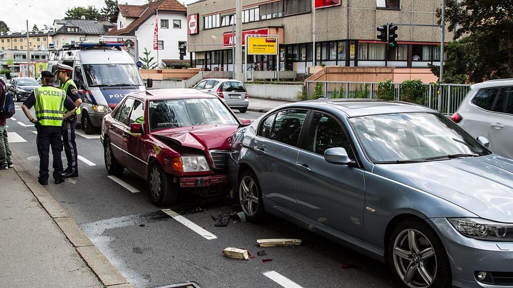 Der Unfall forderte fünf Verletzte.