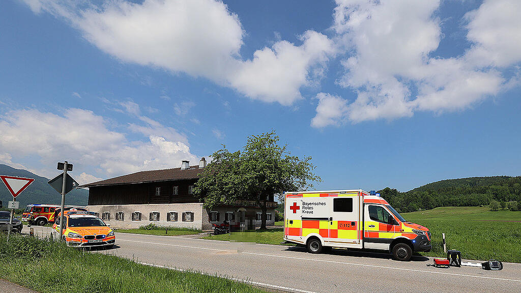 Motorradunfall auf B20 in Piding