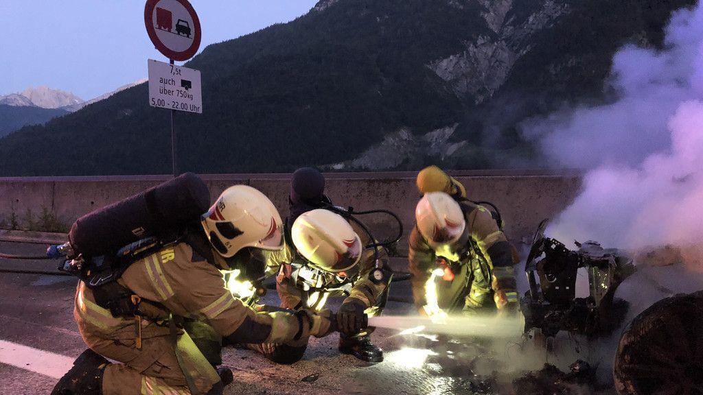 Pkw-Brand auf der A10
