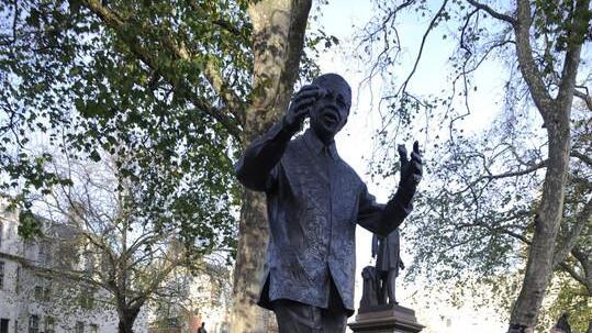 Welt trauert um Nelson Mandela
