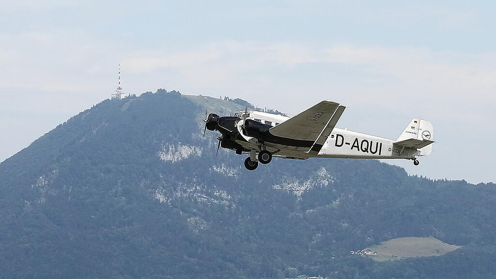 Oldtimer-Flugzeug "Tante Ju" in Salzburg
