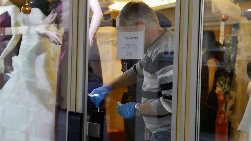 Brautmodengeschäft überfallen