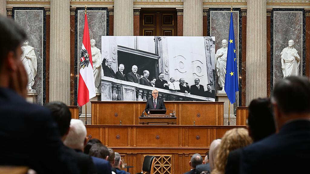 70. JAHRESTAG: UNTERZEICHNUNG DES STAATSVERTRAGS / FESTAKT PARLAMENT: ROSENKRANZ