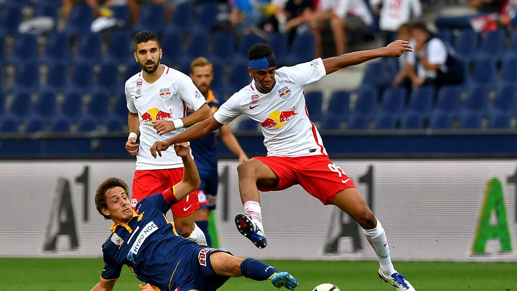 Bernardo Fernandes da Silva Junior (rechts) gegen Lukas Thuerauer (St.Poelten).
