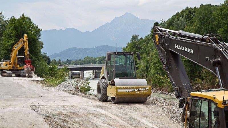 Bauarbeiten an rechter Saalachzeile