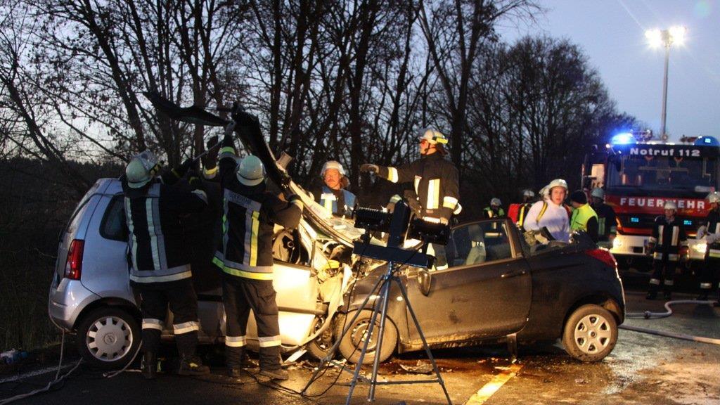 Ein Toter bei Crash auf B20, II