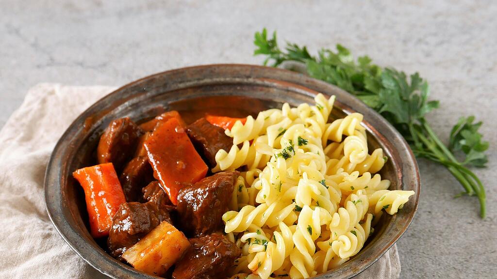 Das Salzburger Bierfleisch braucht seine Zeit, bis es wirklich so schmeckt, wie es schmecken soll.