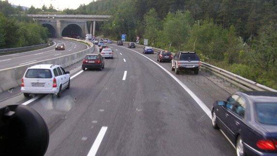 Rettungsgasse auf A2: Betrunkener Geisterfahrer verursachte zwei Unfälle