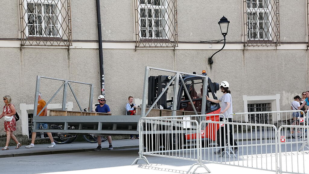 20230609_fmt_Der_Aufbau_der_Jedermann-Bühne_hat_begonnen_KJ009.JPG