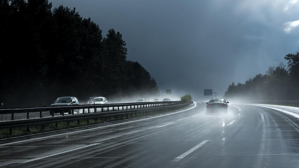 april-weather-2235595_1920.jpg
