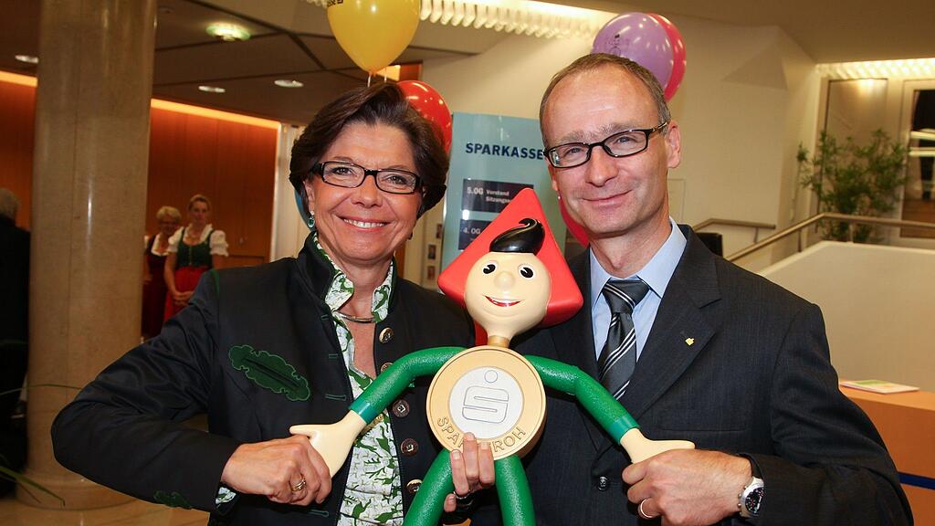 Große und kleine Sparefrohs wurden am Mittwoch zum Weltspartag bei der Zentrale der Sparkasse empfangen.