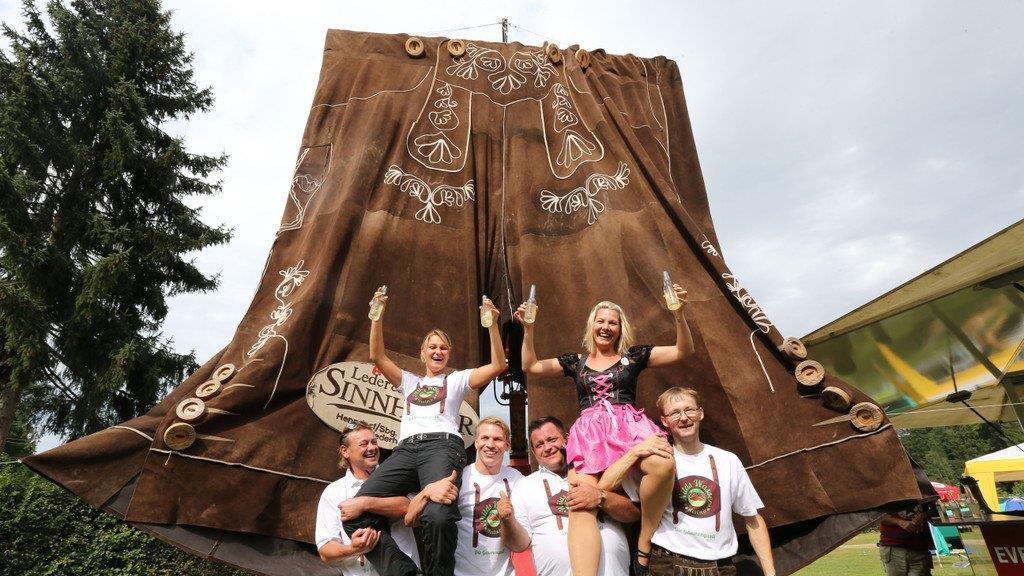 Die größte Lederhose der Welt