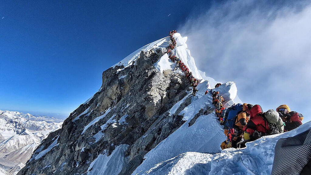 Der Everest ist voller Menschen