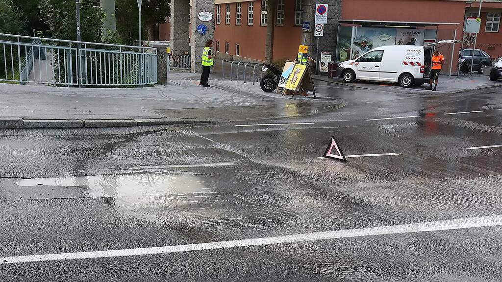 Karolinen-Brücke gesperrt