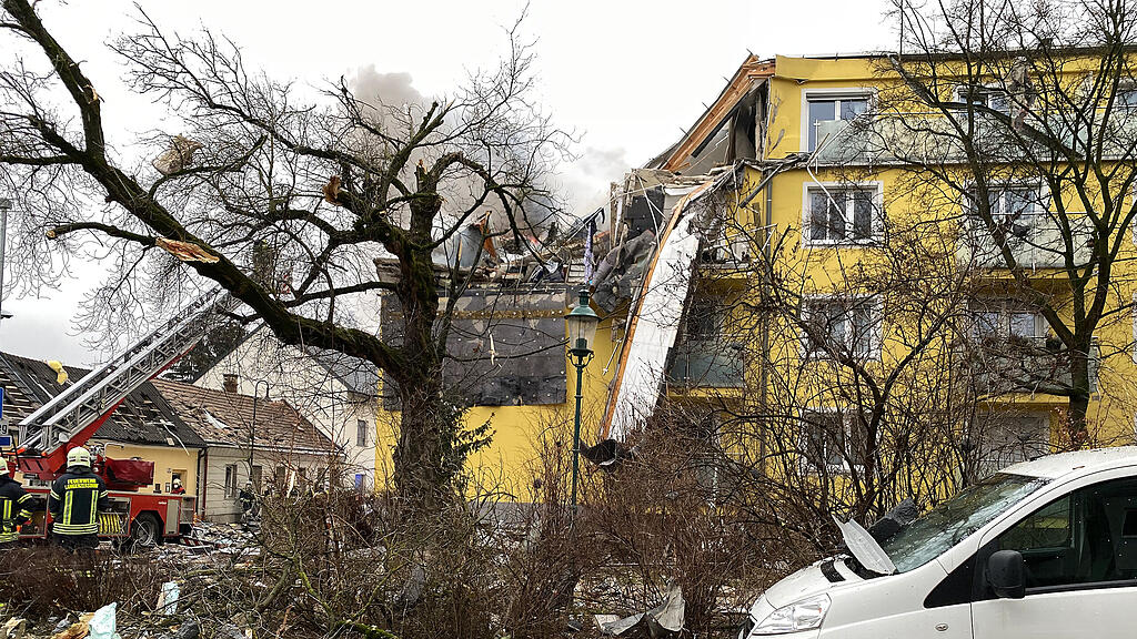 HANDOUT  NIEDERÖSTERREICH EXPLOSION IN MEHRPARTEIENHAUS IN LANGENZERSDORF =.jpg