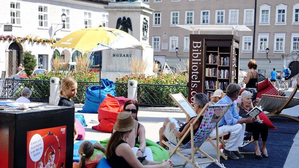 "Stadt Lesen" am Mozartplatz