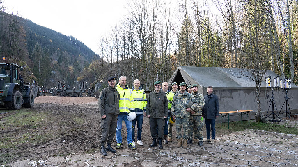 Hunderte Soldaten bauen Brücken in Annaberg-Lungötz