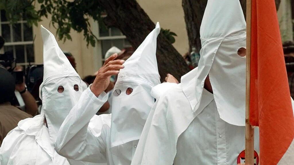 Abgesagt! Eine Demonstration des Ku Klux Klan.