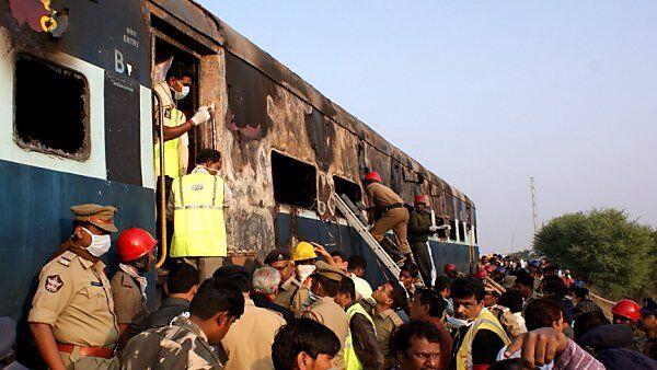 Der Nachtexpress-Waggon brannte vollständig ab