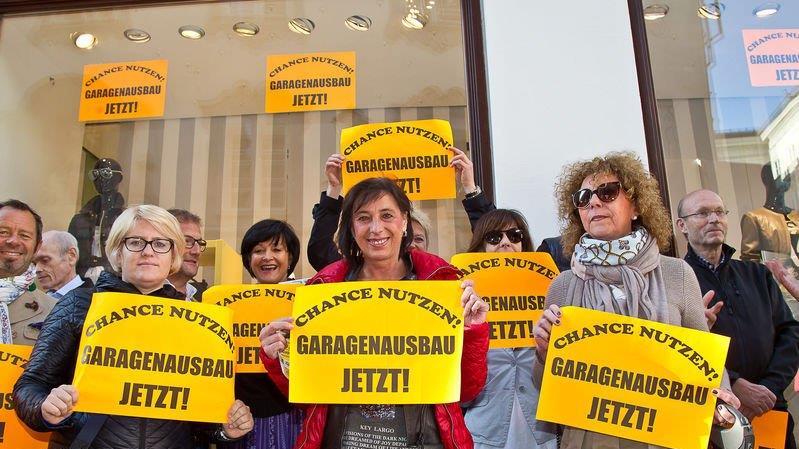 Demos vor dem Rathaus I