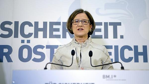 Die Innenministerin will rasche Lösung