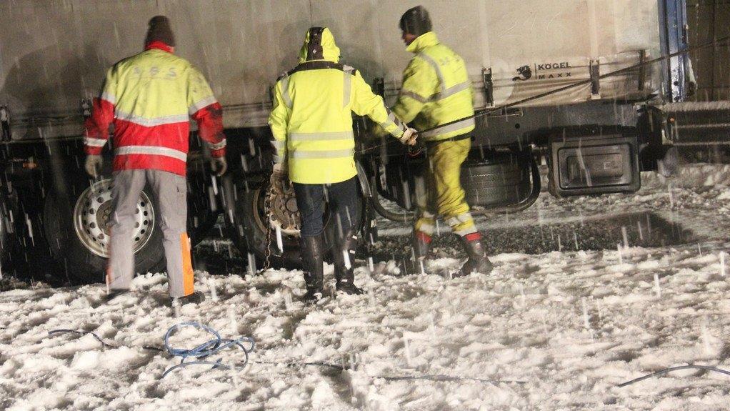 Sattelschlepper-Unfall auf A10
