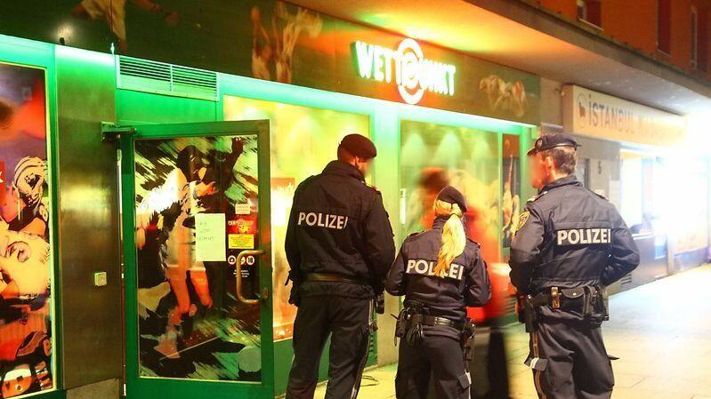 Der Täter konnte unerkannt fliehen.