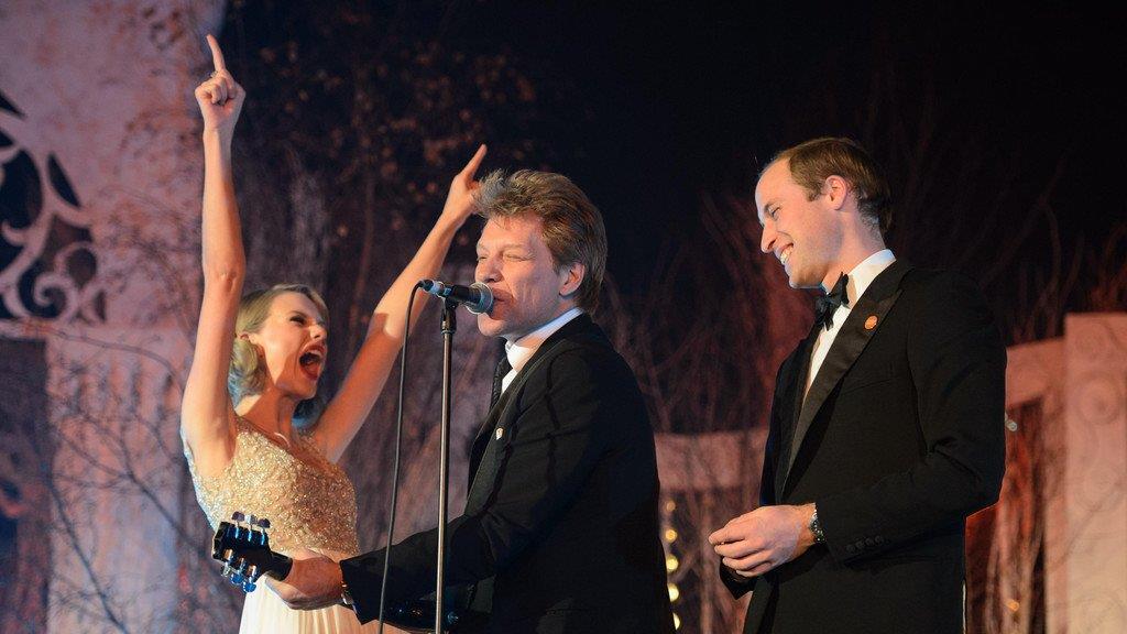 Taylor Swift, Jon Bon Jovi und Prinz William mit "Living On A Prayer"