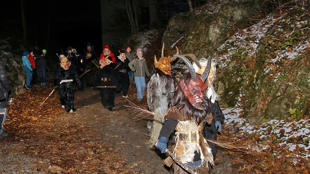 Krampus Einstimmung und Kinderkrampuslauf am Egelsee